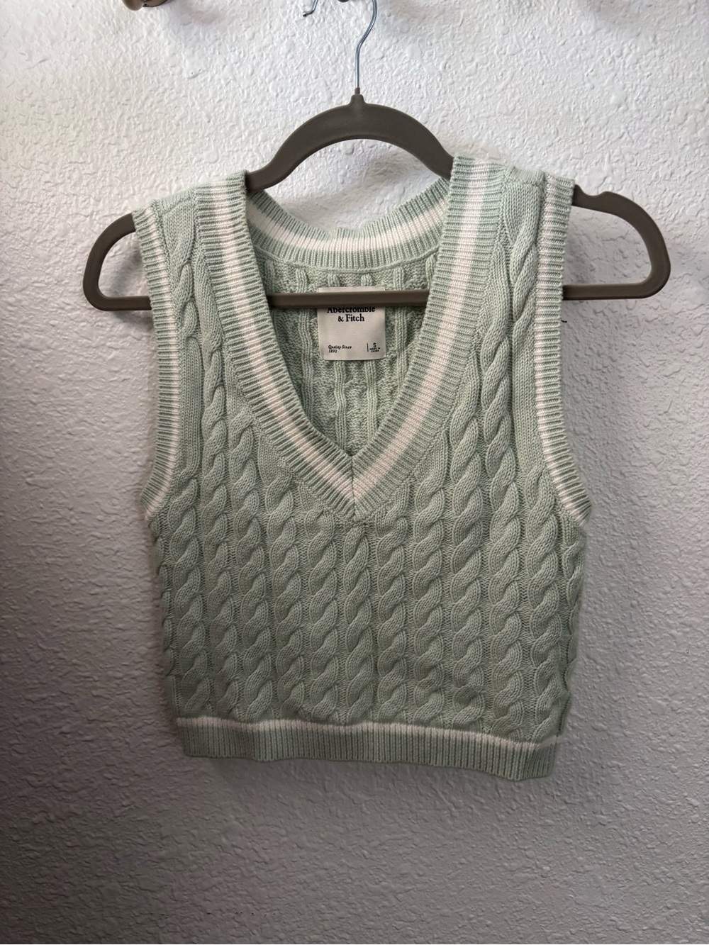 Abercrombie Cable V-Neck Sweater Vest S Pale Mint Preppy Old Money